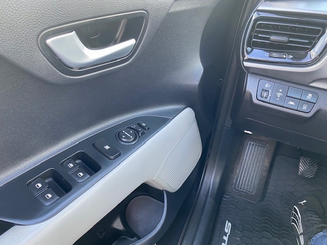 Kia Stonic Spirit Navi Soundsystem LED Apple CarPlay Android Auto Klimaautom DAB SHZ LenkradHZG-9