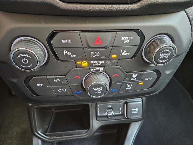 Jeep Renegade 1.0T Limited - Top Zustand - Navi - LED-17
