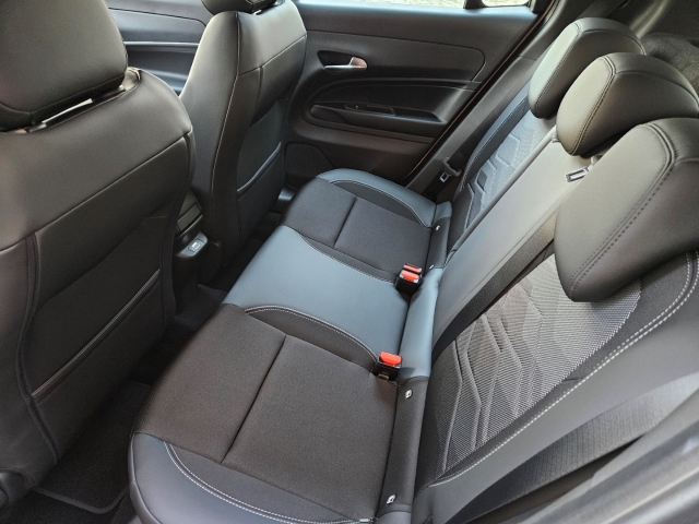 Jeep Avenger 1.2T Altitude - Navi - ADAS Paket - digitales Cockpit LED ACC El. Heckklappe-7