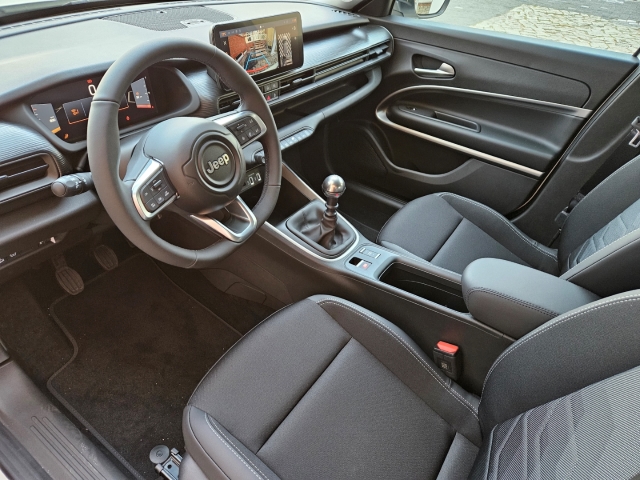 Jeep Avenger 1.2T Altitude - Navi - ADAS Paket - digitales Cockpit LED ACC El. Heckklappe-9