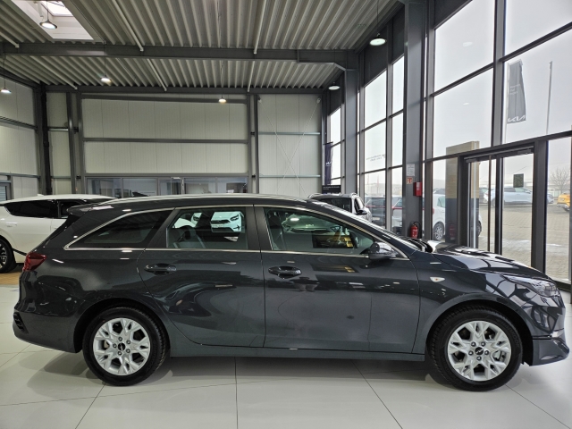 Kia Cee'd_sw Vision 1.5T NAV Navi digitales Cockpit Apple CarPlay-5